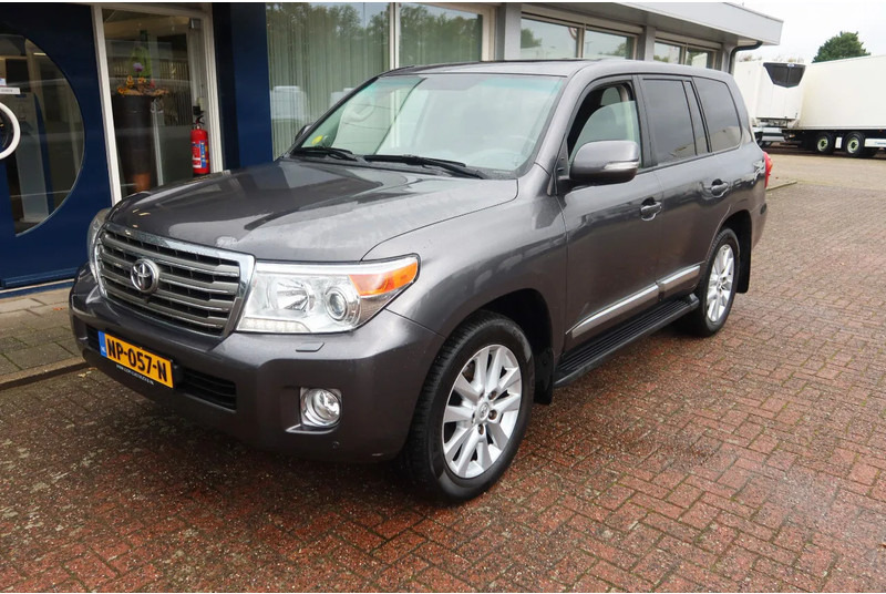 Toyota Land Cruiser V8 200 V8. 4.5D Executive. 7 Persoons. Luchtvering. Marge voertuig - Automobil: obrázok 1 Toyota Land Cruiser V8 200 V8. 4.5D Executive. 7 Persoons. Luchtvering. Marge voertuig - Automobil: obrázok 1