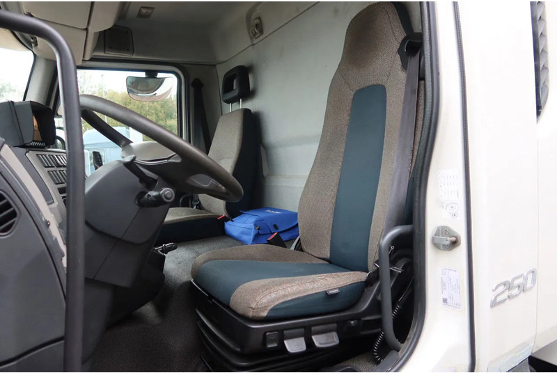 Volvo FL 250 Bak + Klep E6 - Skříňový nákladní auto: obrázok 5 Volvo FL 250 Bak + Klep E6 - Skříňový nákladní auto: obrázok 5