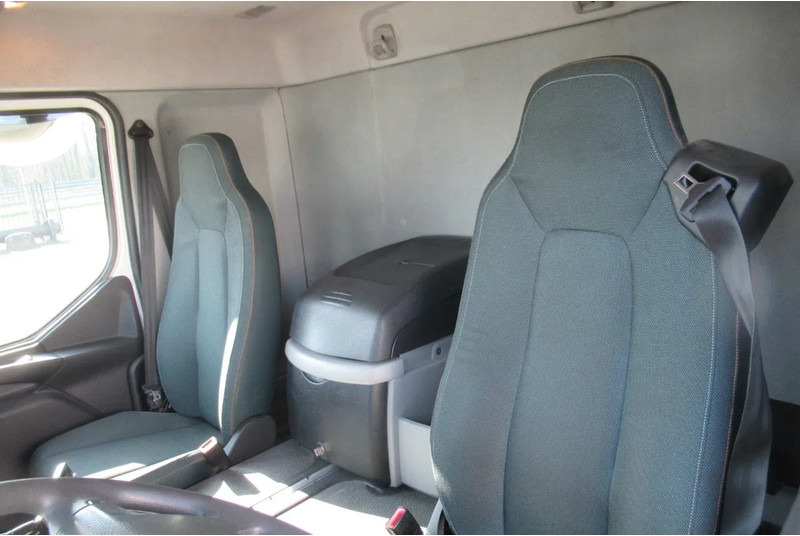 Volvo FL 250 Bakwagen + 6 deuren + Laadklep 2000 kg - Skříňový nákladní auto: obrázok 5 Volvo FL 250 Bakwagen + 6 deuren + Laadklep 2000 kg - Skříňový nákladní auto: obrázok 5