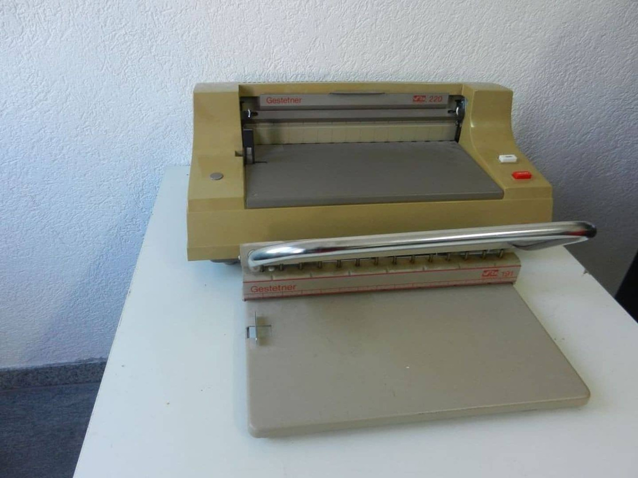 Gestetner 220 - Viazací stroj: obrázok 2 Gestetner 220 - Viazací stroj: obrázok 2