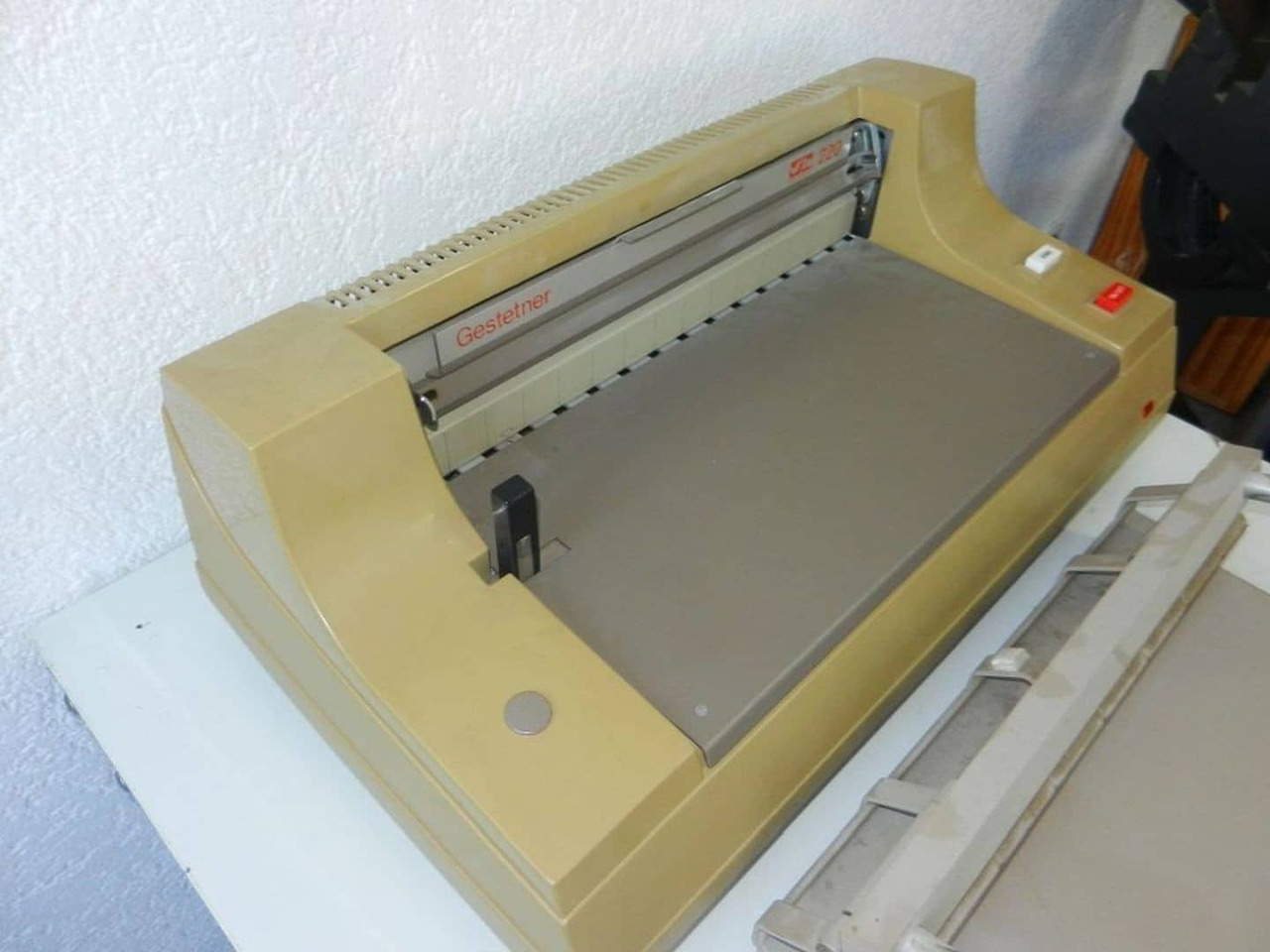 Gestetner 220 - Viazací stroj: obrázok 4 Gestetner 220 - Viazací stroj: obrázok 4