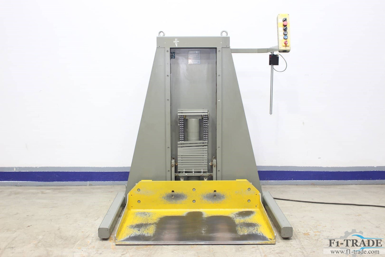 Polar L-1000-W-3 - Stohovač: obrázok 1 Polar L-1000-W-3 - Stohovač: obrázok 1