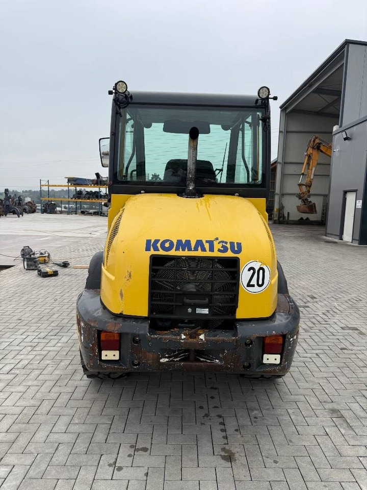 Komatsu WA 70-5 - Kolesový nakladač: obrázok 4 Komatsu WA 70-5 - Kolesový nakladač: obrázok 4
