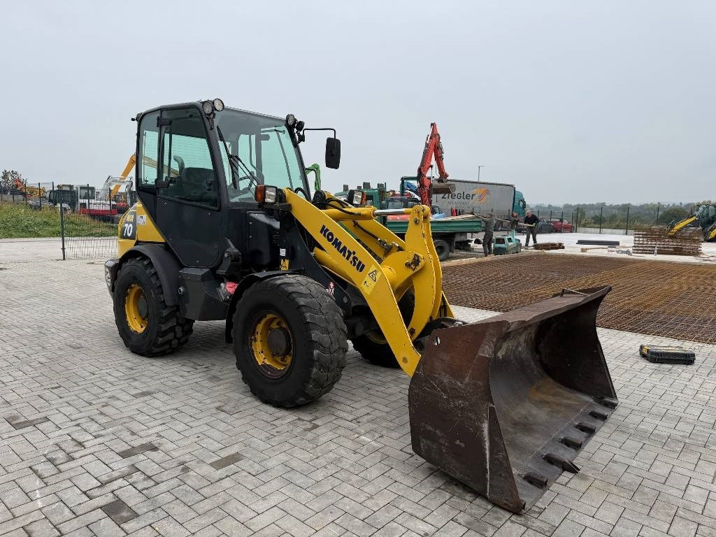Kolesový nakladač Komatsu WA 70-5: obrázok 7