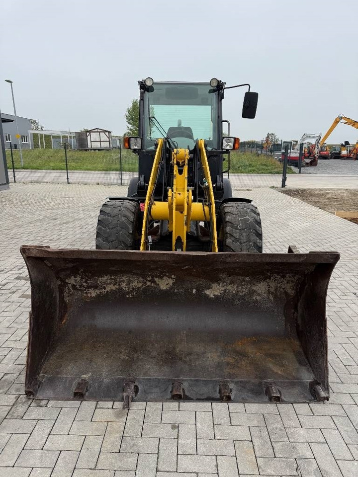 Kolesový nakladač Komatsu WA 70-5: obrázok 8