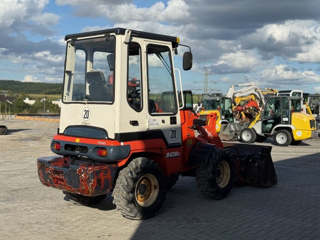 Kubota R 420 - Kolesový nakladač: obrázok 5 Kubota R 420 - Kolesový nakladač: obrázok 5