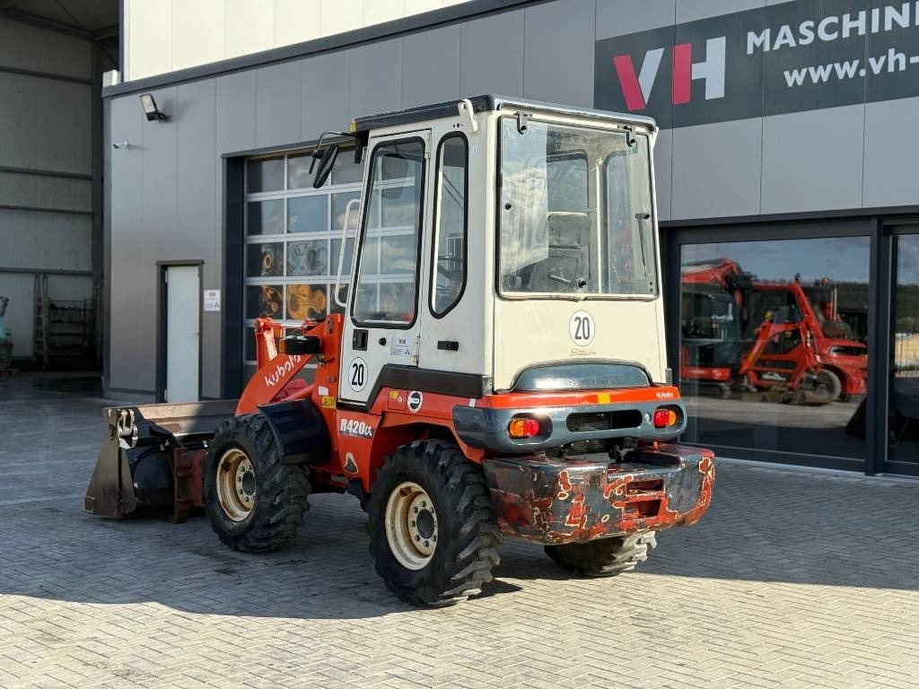 Kubota R 420 - Kolesový nakladač: obrázok 3 Kubota R 420 - Kolesový nakladač: obrázok 3