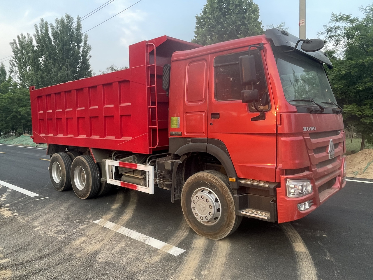 6X4 SINOTRUK HOWO DUMP TRUCK TIPPER 2020 - Sklápač: obrázok 1 6X4 SINOTRUK HOWO DUMP TRUCK TIPPER 2020 - Sklápač: obrázok 1