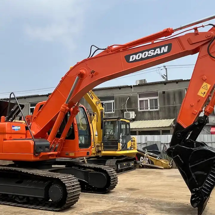 20 ton heavy machine used excavator digger doosan dx225lc with good performance - Pásové rýpadlo: obrázok 1 20 ton heavy machine used excavator digger doosan dx225lc with good performance - Pásové rýpadlo: obrázok 1