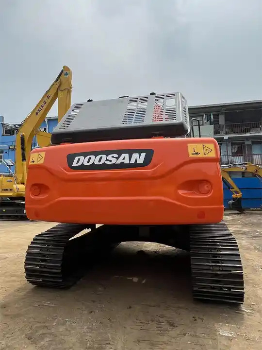 20 ton heavy machine used excavator digger doosan dx225lc with good performance - Pásové rýpadlo: obrázok 5 20 ton heavy machine used excavator digger doosan dx225lc with good performance - Pásové rýpadlo: obrázok 5