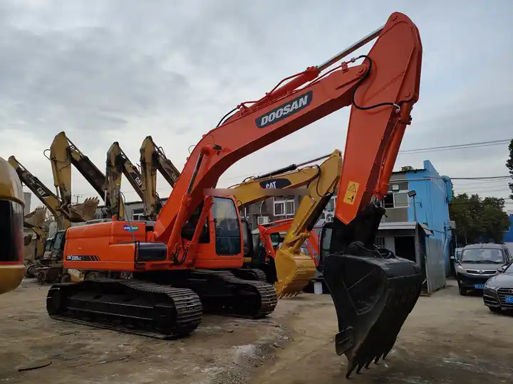 2023 Year Doosan Excavator Dx225 22t Dx225lc Crawler Excavator In Fresh Stock In Shanghai - Pásové rýpadlo: obrázok 4 2023 Year Doosan Excavator Dx225 22t Dx225lc Crawler Excavator In Fresh Stock In Shanghai - Pásové rýpadlo: obrázok 4