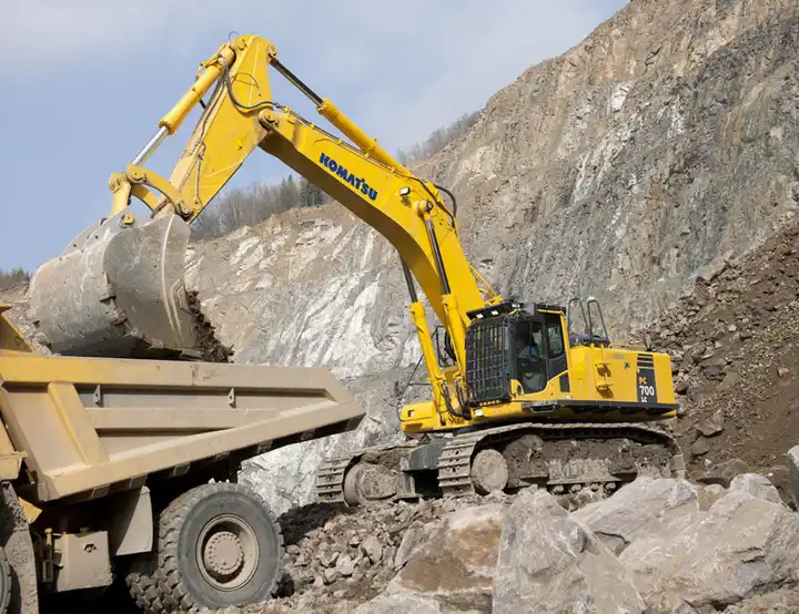 70 Ton Used Japan Komatsu PC700 Excavator for Sale Used Excavator PC220 PC200 PC240 PC600 PC650 PC700 PC800 - Rýpadlo: obrázok 1 70 Ton Used Japan Komatsu PC700 Excavator for Sale Used Excavator PC220 PC200 PC240 PC600 PC650 PC700 PC800 - Rýpadlo: obrázok 1