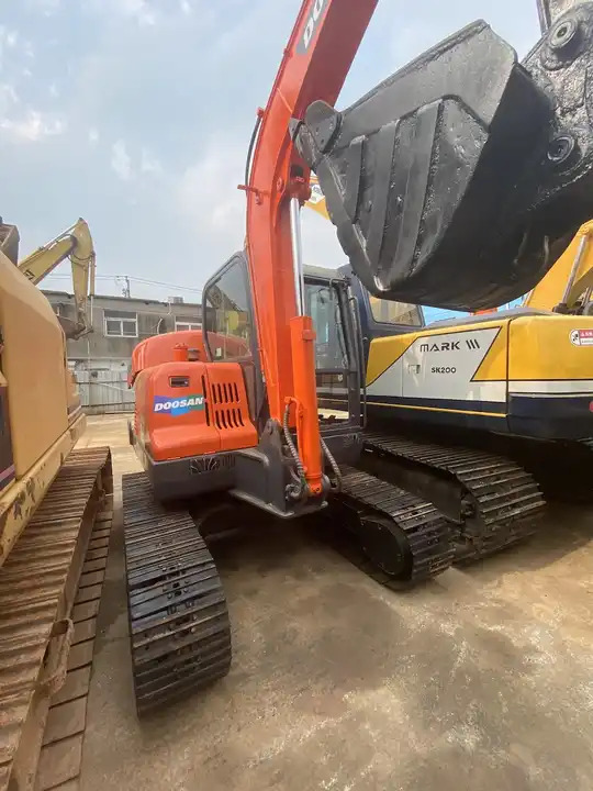 90% new Korea Doosan 6ton dx60 dx55 dx75 excavator - Pásové rýpadlo: obrázok 5 90% new Korea Doosan 6ton dx60 dx55 dx75 excavator - Pásové rýpadlo: obrázok 5