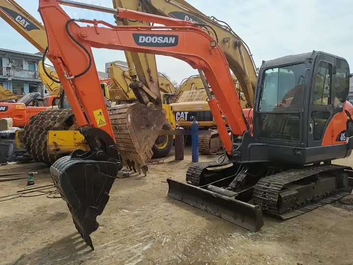 Doosan DX60 Mini Wheel Excavator for Sale Provided Korea Good Construction Original Korea Doosan Engine 6 T,6 Ton in stock - Pásové rýpadlo: obrázok 5 Doosan DX60 Mini Wheel Excavator for Sale Provided Korea Good Construction Original Korea Doosan Engine 6 T,6 Ton in stock - Pásové rýpadlo: obrázok 5