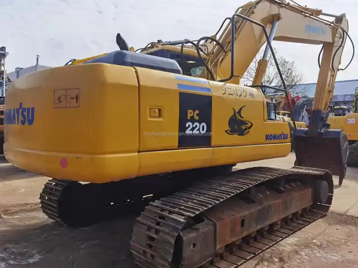 Good Condition Komatsu Used PC220-7 Hydraulic Crawler Excavator Suitable For Construction/ Agriculture Digging - Pásové rýpadlo: obrázok 3 Good Condition Komatsu Used PC220-7 Hydraulic Crawler Excavator Suitable For Construction/ Agriculture Digging - Pásové rýpadlo: obrázok 3