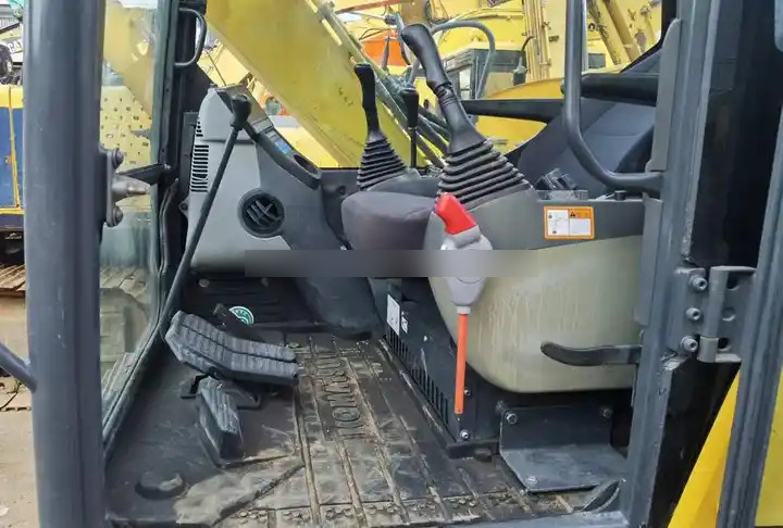 Good Condition Komatsu Used PC70-8 Hydraulic Crawler Excavator Suitable For Construction/ Agriculture Digging - Pásové rýpadlo: obrázok 3 Good Condition Komatsu Used PC70-8 Hydraulic Crawler Excavator Suitable For Construction/ Agriculture Digging - Pásové rýpadlo: obrázok 3