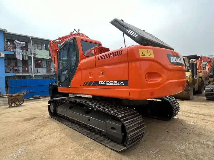 Good Price Tracked Excavator Doosan Dx225 Dx150 Korea Construction Machinery In Shanghai - Pásové rýpadlo: obrázok 3 Good Price Tracked Excavator Doosan Dx225 Dx150 Korea Construction Machinery In Shanghai - Pásové rýpadlo: obrázok 3