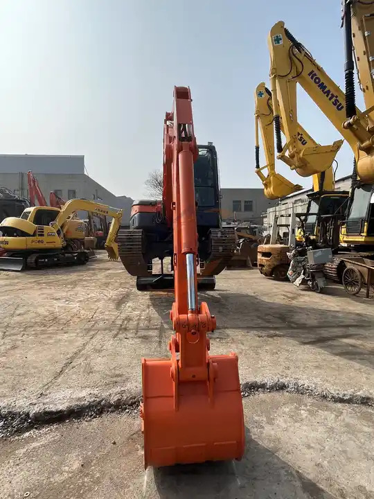 Heavy Equipments HITACHI ZX55UR Mini Digger For Excavator and High Quality Digging Machine On Sale - Pásové rýpadlo: obrázok 2 Heavy Equipments HITACHI ZX55UR Mini Digger For Excavator and High Quality Digging Machine On Sale - Pásové rýpadlo: obrázok 2
