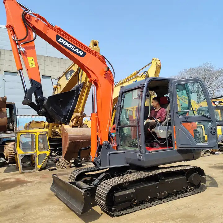High Quality Hot Sale Used 6t Mini Excavator Original Korea Doosan Used Excavators Doosan Dx60 With Good Performance - Pásové rýpadlo: obrázok 2 High Quality Hot Sale Used 6t Mini Excavator Original Korea Doosan Used Excavators Doosan Dx60 With Good Performance - Pásové rýpadlo: obrázok 2