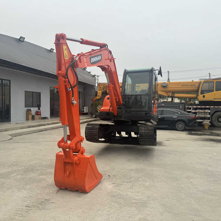 High Quality and Low Price Used Doosan Dx60 Dx75 Dx80 Crawler Excavator in Good Condition 6-ton Mini 6t Excavator for Sale - Pásové rýpadlo: obrázok 1 High Quality and Low Price Used Doosan Dx60 Dx75 Dx80 Crawler Excavator in Good Condition 6-ton Mini 6t Excavator for Sale - Pásové rýpadlo: obrázok 1
