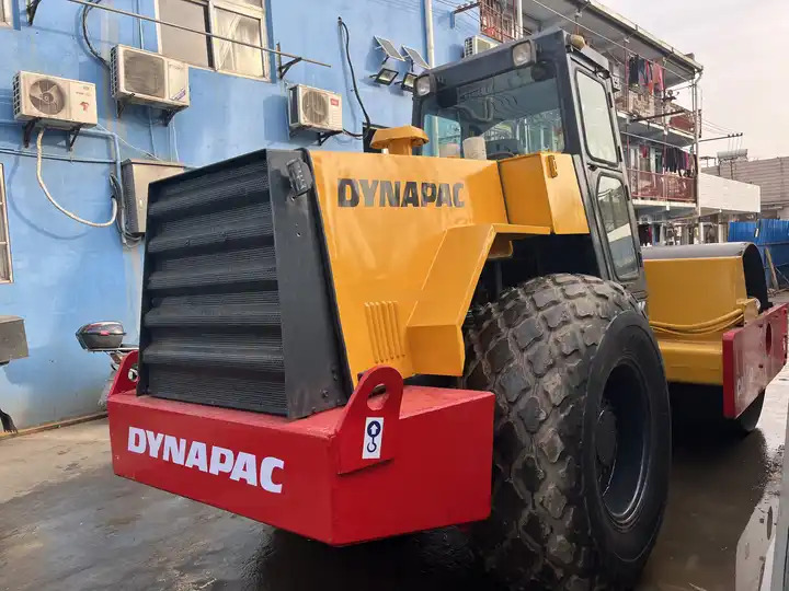 Hot-Selling Used Dynapac Ca30d Road Roller In Stock Good Condition And Quality Assurance Low Price And Low Working Hours On Sale - Cestný valec: obrázok 5 Hot-Selling Used Dynapac Ca30d Road Roller In Stock Good Condition And Quality Assurance Low Price And Low Working Hours On Sale - Cestný valec: obrázok 5
