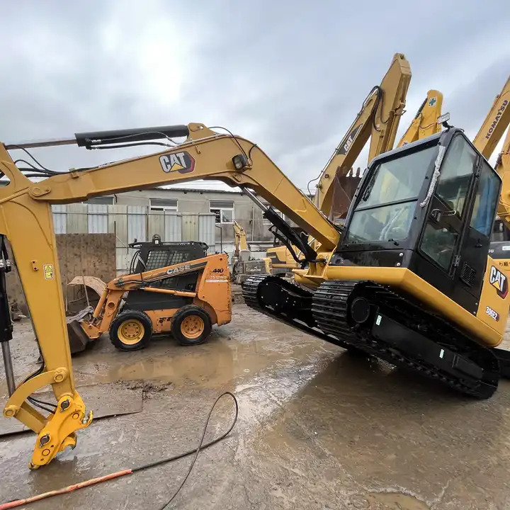 Japan CAT 306E 306E2 306D 305.5 307 308 excavator 95% new retro CAT 305.5 5.5tons with mini excavator bucket - Pásové rýpadlo: obrázok 1 Japan CAT 306E 306E2 306D 305.5 307 308 excavator 95% new retro CAT 305.5 5.5tons with mini excavator bucket - Pásové rýpadlo: obrázok 1