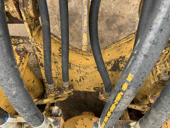 Japan Imported Caterpillar D7R Bulldozer Japan Original Cat D7G D7R D9n D8r Used Bulldozers - Buldozér: obrázok 4 Japan Imported Caterpillar D7R Bulldozer Japan Original Cat D7G D7R D9n D8r Used Bulldozers - Buldozér: obrázok 4