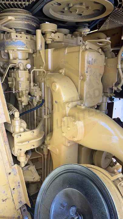 Japan Imported Caterpillar D9R Bulldozer Japan Original Cat D9n D8r Used Bulldozers - Buldozér: obrázok 3 Japan Imported Caterpillar D9R Bulldozer Japan Original Cat D9n D8r Used Bulldozers - Buldozér: obrázok 3