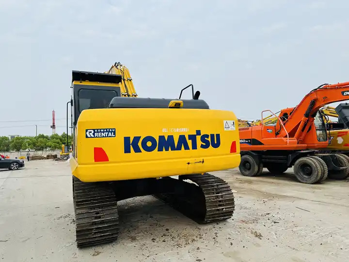 Original Japan Used Crawler Excavator Komatsu Pc200lc-7 Pc220lc-7 A/c Cabin In Shanghai - Pásové rýpadlo: obrázok 5 Original Japan Used Crawler Excavator Komatsu Pc200lc-7 Pc220lc-7 A/c Cabin In Shanghai - Pásové rýpadlo: obrázok 5