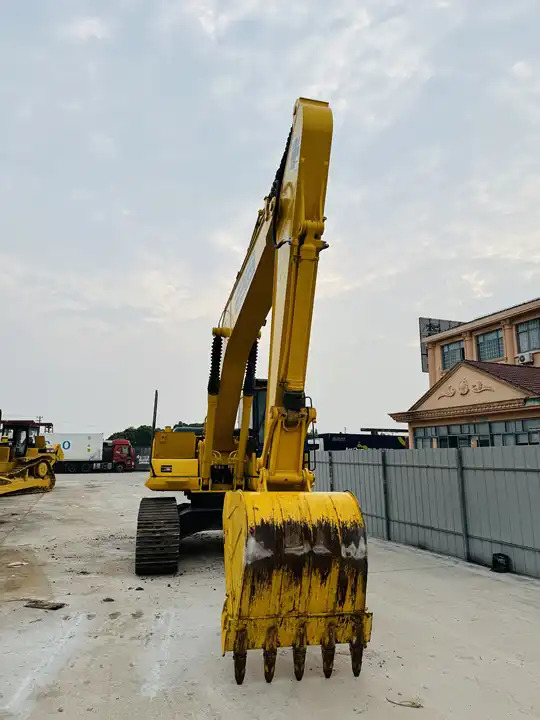 Original Japan Used Crawler Excavator Komatsu Pc200lc-7 Pc220lc-7 A/c Cabin In Shanghai - Pásové rýpadlo: obrázok 3 Original Japan Used Crawler Excavator Komatsu Pc200lc-7 Pc220lc-7 A/c Cabin In Shanghai - Pásové rýpadlo: obrázok 3