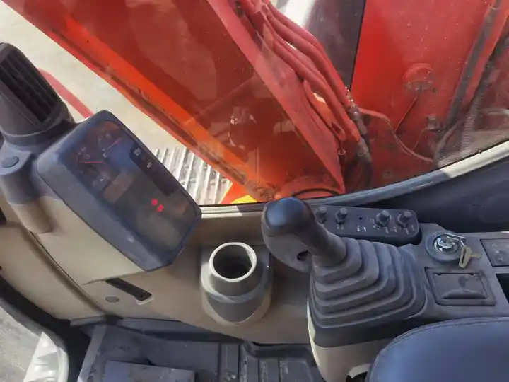 Original Used Excavator Made In Japan Tata Hitachi Zx60 Heavy Equipment 6 Tons 90% New - Pásové rýpadlo: obrázok 3 Original Used Excavator Made In Japan Tata Hitachi Zx60 Heavy Equipment 6 Tons 90% New - Pásové rýpadlo: obrázok 3