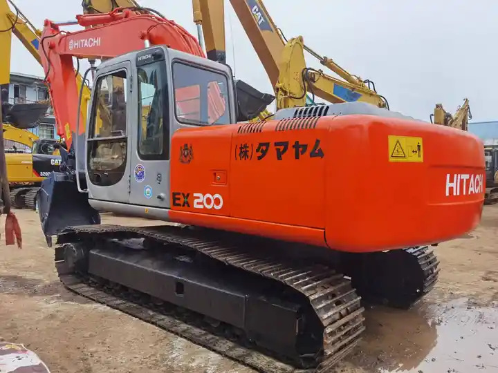 Popular Second Hand Hitachi Excavator Ex200 Used Hitachi Crawler Digger Original Made In Japan at Low Price For Sale - Pásové rýpadlo: obrázok 2 Popular Second Hand Hitachi Excavator Ex200 Used Hitachi Crawler Digger Original Made In Japan at Low Price For Sale - Pásové rýpadlo: obrázok 2
