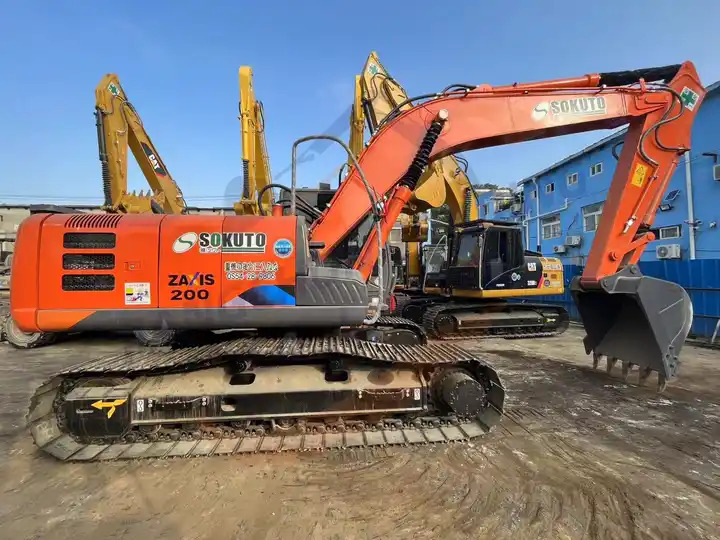 Second Hand Hitachi Zaxis 200 Excavator 20 Ton Japan Brand Used Hitachi Zx200-5g Crawler Digger For Sale - Pásové rýpadlo: obrázok 4 Second Hand Hitachi Zaxis 200 Excavator 20 Ton Japan Brand Used Hitachi Zx200-5g Crawler Digger For Sale - Pásové rýpadlo: obrázok 4