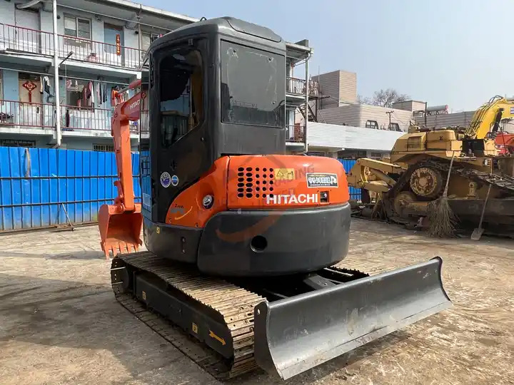 Second Hand excellent original mini excavator hitachi used ZX55 ZX60 ZX70 small used excavator made in Japan for sale - Pásové rýpadlo: obrázok 4 Second Hand excellent original mini excavator hitachi used ZX55 ZX60 ZX70 small used excavator made in Japan for sale - Pásové rýpadlo: obrázok 4