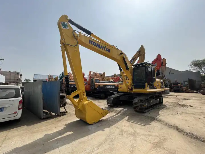 Second hand komatsu PC200 pc200-7 pc200-8 pc220 excavator low price high quality Construction works machinery in good condition - Pásové rýpadlo: obrázok 2 Second hand komatsu PC200 pc200-7 pc200-8 pc220 excavator low price high quality Construction works machinery in good condition - Pásové rýpadlo: obrázok 2