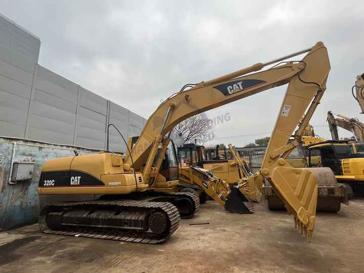 Secondhand Japanese Hydraulic Excavator Cat 320cl 320c Powerful Caterpillar 3066 Engine In Shanghai - Pásové rýpadlo: obrázok 2 Secondhand Japanese Hydraulic Excavator Cat 320cl 320c Powerful Caterpillar 3066 Engine In Shanghai - Pásové rýpadlo: obrázok 2