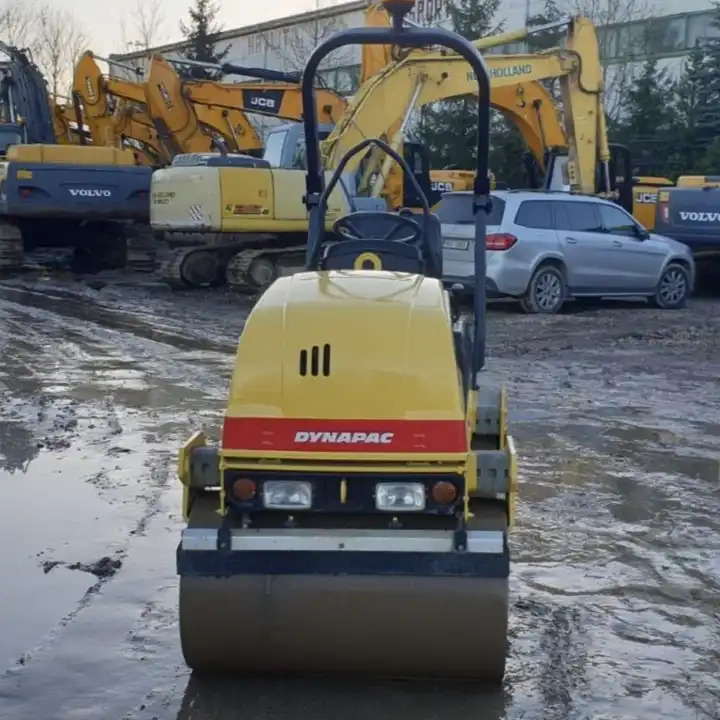Small Compactor Dynapac Cc211, Cc1000 Mini Road Roller for Sale - Cestný valec: obrázok 2 Small Compactor Dynapac Cc211, Cc1000 Mini Road Roller for Sale - Cestný valec: obrázok 2