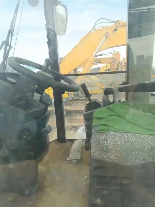 Used 18 ton Caterpillar Road Roller CAT CS76T Road Paving Machinery Soil Compactor made in USA - Cestný valec: obrázok 4 Used 18 ton Caterpillar Road Roller CAT CS76T Road Paving Machinery Soil Compactor made in USA - Cestný valec: obrázok 4