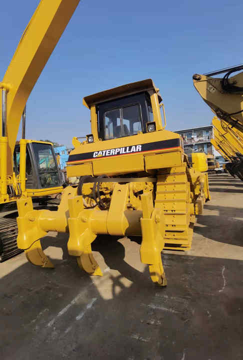 Used Cat Caterpillar D7r Bulldozer Japan Original Cheap Price Small Crawler Bulldozer D7r with good condition on Sale - Buldozér: obrázok 5 Used Cat Caterpillar D7r Bulldozer Japan Original Cheap Price Small Crawler Bulldozer D7r with good condition on Sale - Buldozér: obrázok 5