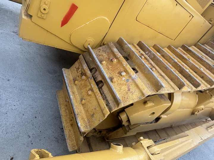 Used Caterpillar bulldozer CAT D8R on sale - Buldozér: obrázok 5 Used Caterpillar bulldozer CAT D8R on sale - Buldozér: obrázok 5