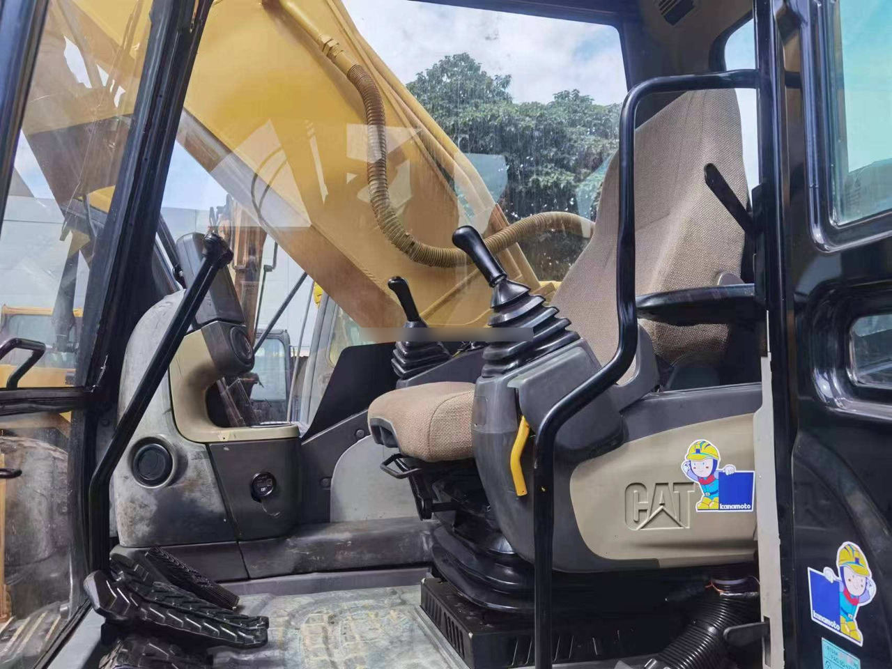 Used Caterpillar excavator CAT 329DL in good condition for sale - Pásové rýpadlo: obrázok 5 Used Caterpillar excavator CAT 329DL in good condition for sale - Pásové rýpadlo: obrázok 5
