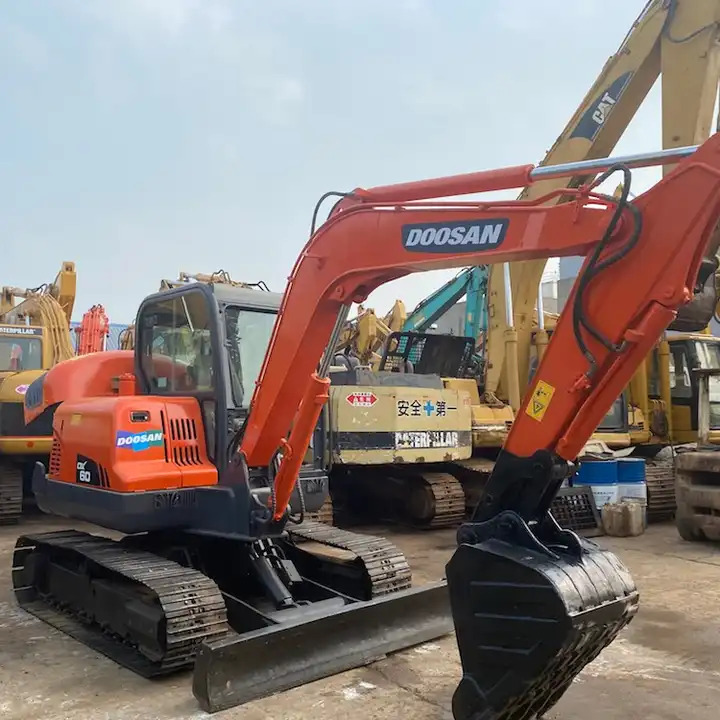 Used Doosan 6ton dx60 dx55 dx75 excavator made in Korea - Pásové rýpadlo: obrázok 1 Used Doosan 6ton dx60 dx55 dx75 excavator made in Korea - Pásové rýpadlo: obrázok 1