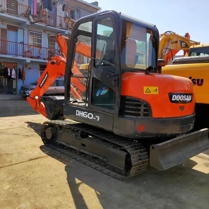 Used Doosan dh60-7 Excavator 100% Korea Used Mini Hydraulic Excavator Low Working Hours Low Price for sale - Pásové rýpadlo: obrázok 2 Used Doosan dh60-7 Excavator 100% Korea Used Mini Hydraulic Excavator Low Working Hours Low Price for sale - Pásové rýpadlo: obrázok 2