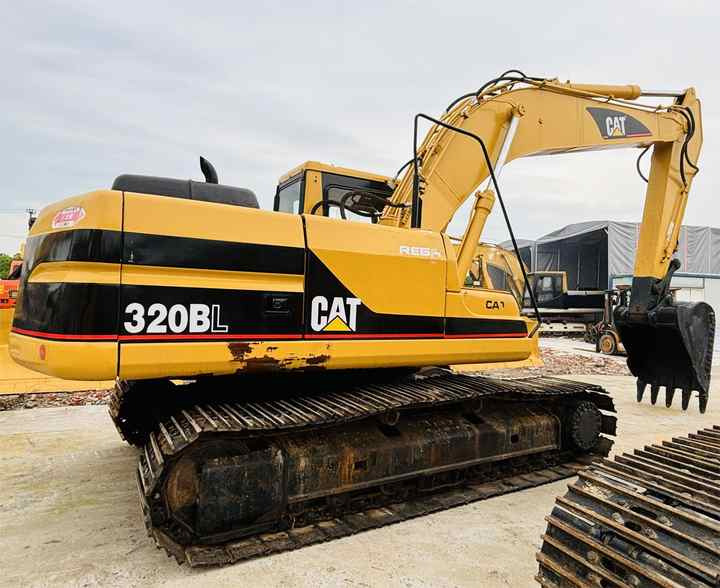Used Excavator Cat 320bl Best Second Hand Excavator Caterpillar 320 320d 320b For Sale In Shanghai - Pásové rýpadlo: obrázok 1 Used Excavator Cat 320bl Best Second Hand Excavator Caterpillar 320 320d 320b For Sale In Shanghai - Pásové rýpadlo: obrázok 1