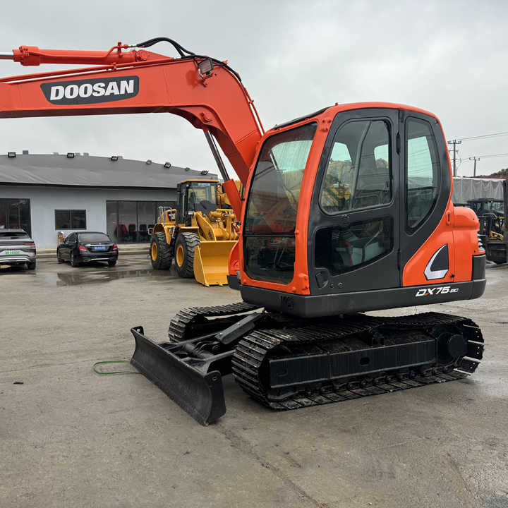 Used Excavator Doosan DX75-9C Second-hand Excavator Digger DX75-9C Compact Shovel Crawler Doosan 75 Excavator Doosan Dx75-9C - Pásové rýpadlo: obrázok 1 Used Excavator Doosan DX75-9C Second-hand Excavator Digger DX75-9C Compact Shovel Crawler Doosan 75 Excavator Doosan Dx75-9C - Pásové rýpadlo: obrázok 1