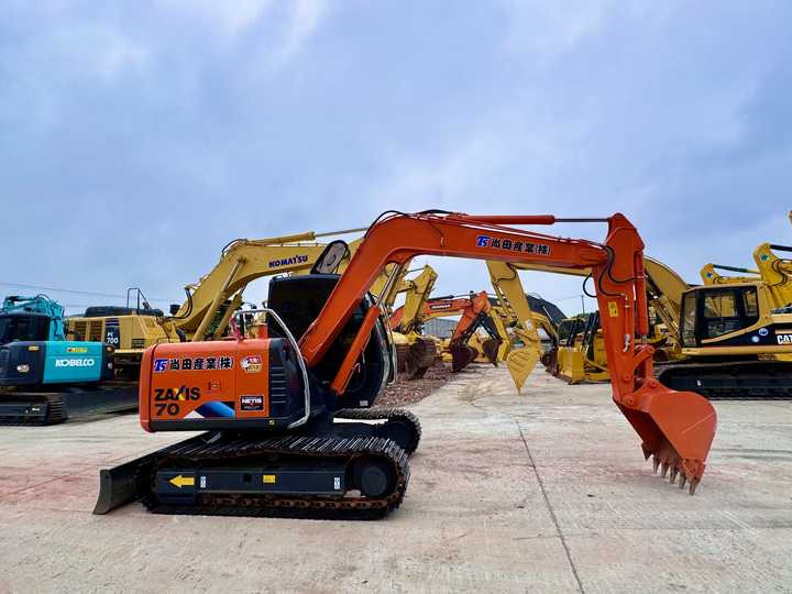 Used Japanese Excavator Hitachi 70 for Sale Hitachi 70 Excavator Hitachi Zx70 - Rýpadlo: obrázok 2 Used Japanese Excavator Hitachi 70 for Sale Hitachi 70 Excavator Hitachi Zx70 - Rýpadlo: obrázok 2