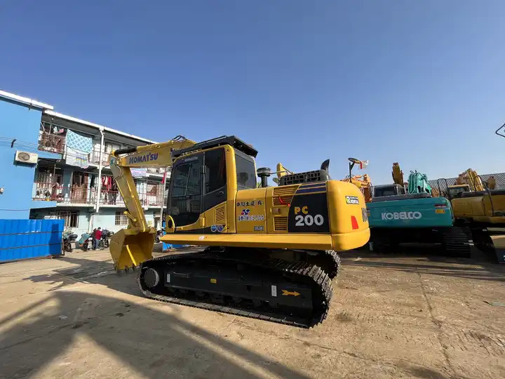 Used Komatsu Pc200-8 Excavator,20 Ton Komatsu Pc200-8n1 Pc220-8mo Hydraulic Crawler Backhoe Medium Excavator Rega In Stock - Pásové rýpadlo: obrázok 2 Used Komatsu Pc200-8 Excavator,20 Ton Komatsu Pc200-8n1 Pc220-8mo Hydraulic Crawler Backhoe Medium Excavator Rega In Stock - Pásové rýpadlo: obrázok 2