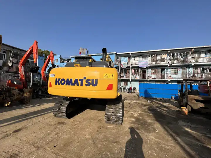 Used Komatsu Pc200-8 Excavator,20 Ton Komatsu Pc200-8n1 Pc220-8mo Hydraulic Crawler Backhoe Medium Excavator Rega In Stock - Pásové rýpadlo: obrázok 5 Used Komatsu Pc200-8 Excavator,20 Ton Komatsu Pc200-8n1 Pc220-8mo Hydraulic Crawler Backhoe Medium Excavator Rega In Stock - Pásové rýpadlo: obrázok 5