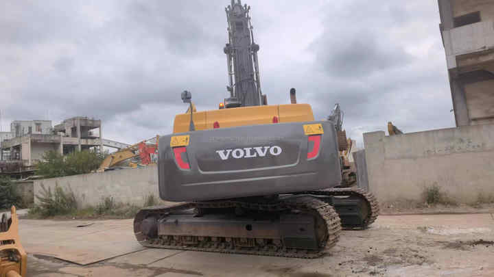 Used Volvo Excavator EC480D used machinery in stock for sale volvo 480 excavators machine 48 ton - Pásové rýpadlo: obrázok 2 Used Volvo Excavator EC480D used machinery in stock for sale volvo 480 excavators machine 48 ton - Pásové rýpadlo: obrázok 2