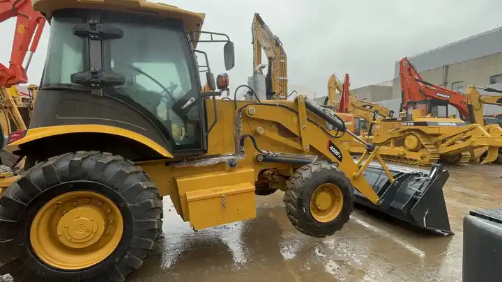 Used caterpillar backhoe loader CAT 420F2 in good condition for sale - Rýpadlo-nakladač: obrázok 2 Used caterpillar backhoe loader CAT 420F2 in good condition for sale - Rýpadlo-nakladač: obrázok 2